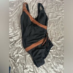Longitude One Piece SwimSuits Size 10 Black & Brown